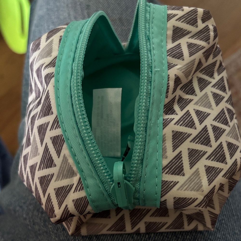 Safety 1st Print Pouch with Teal Trim